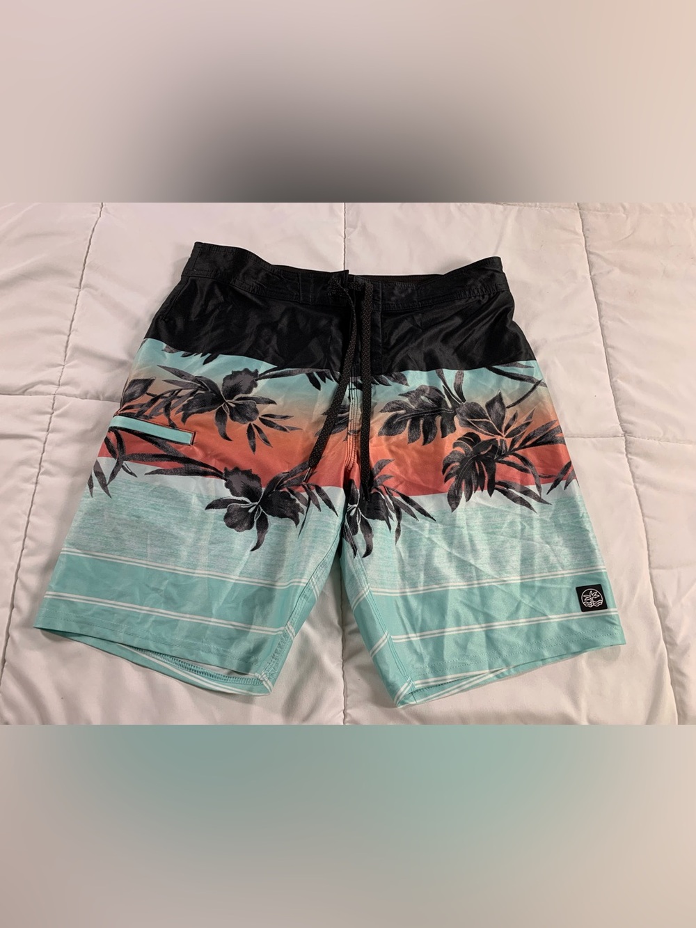 Preloved 360 surf board shorts size 30